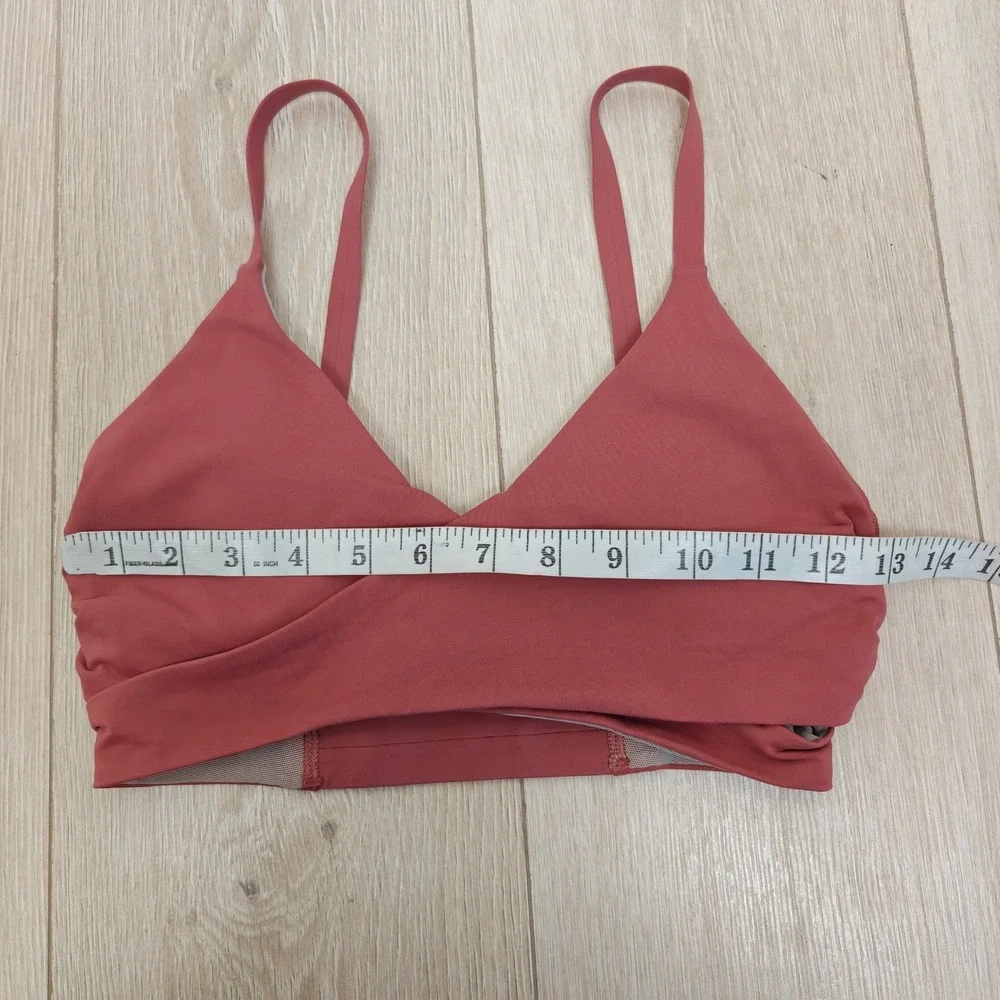 Lululemon Womens Lean In Bra 6 Rose V-Neck Double Strap Back Athleisure Yoga